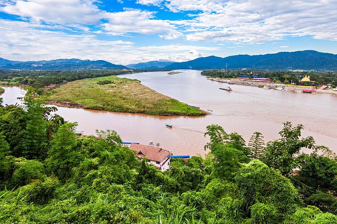 2-Day Best of Chiang Rai from Chiang Mai Private Package - Day 1: White Temple and Black House with a city circuit feel