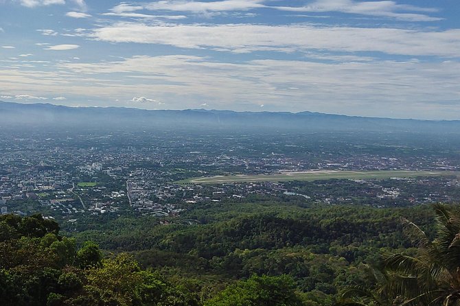 4 highlights: Sticky Waterfall/Elephants/local market /Wat Banden - Lunch and the small extras that keep the day comfortable