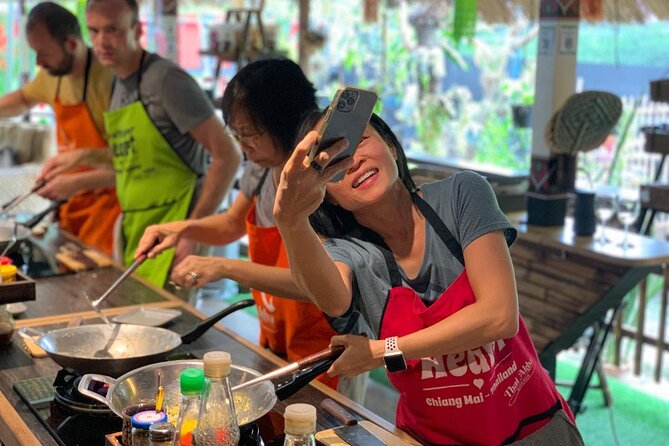 6-Hour Akha Tribe Culture and Cooking Class in Chiang Mai - Market Shopping in Chiang Mai: The Ingredient Mission