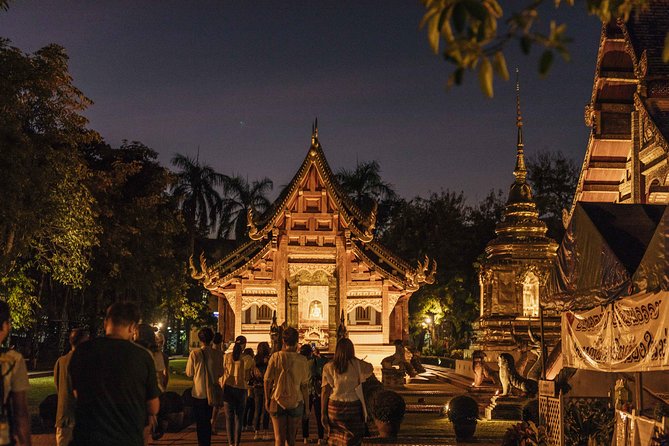 A Magical Evening in Chiang Mai: Private City Tour - Wat Phan Tao and the old-center contrast