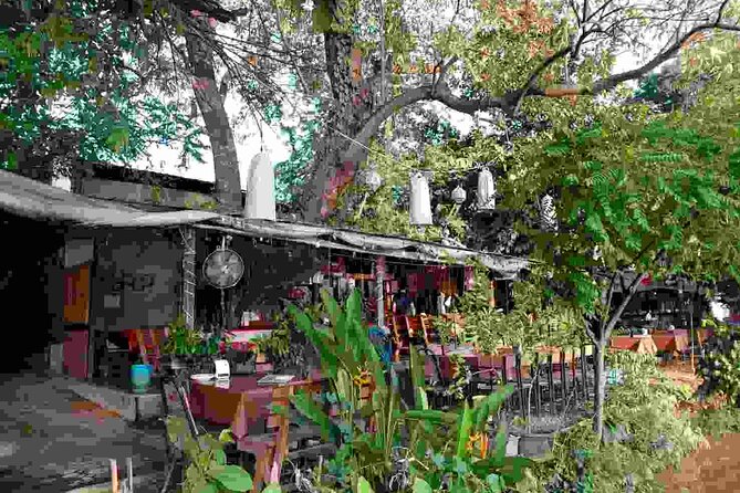 Authentic Chiang Mai 4-Hour Bicycle Tour with Northern Food - Heat, pacing, and turn clarity: the only drawback worth planning around