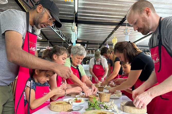 Authentic Thai Cooking Class and Farm Visit in Chiang Mai - The Open-Air Kitchen: Learning 6 Dishes Without Feeling Lost