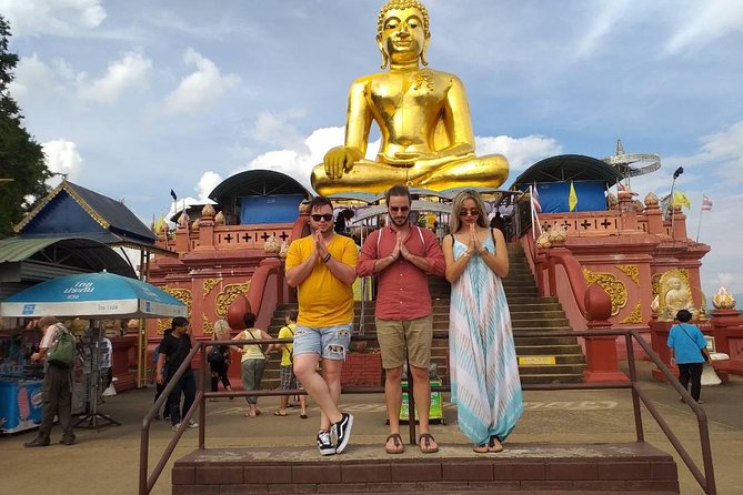 Best 2-Day: Explore Chiang Rai Landmarks from Chiang Mai, Private Trip - Day 1: Wat Rong Khun and a long, photo-friendly temple day
