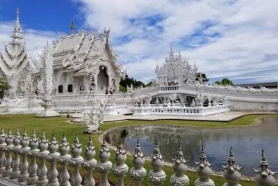 Best 2-Day: Explore Chiang Rai Landmarks from Chiang Mai, Private Trip - Day 2: Blue Temple, tea country, and the Golden Triangle region