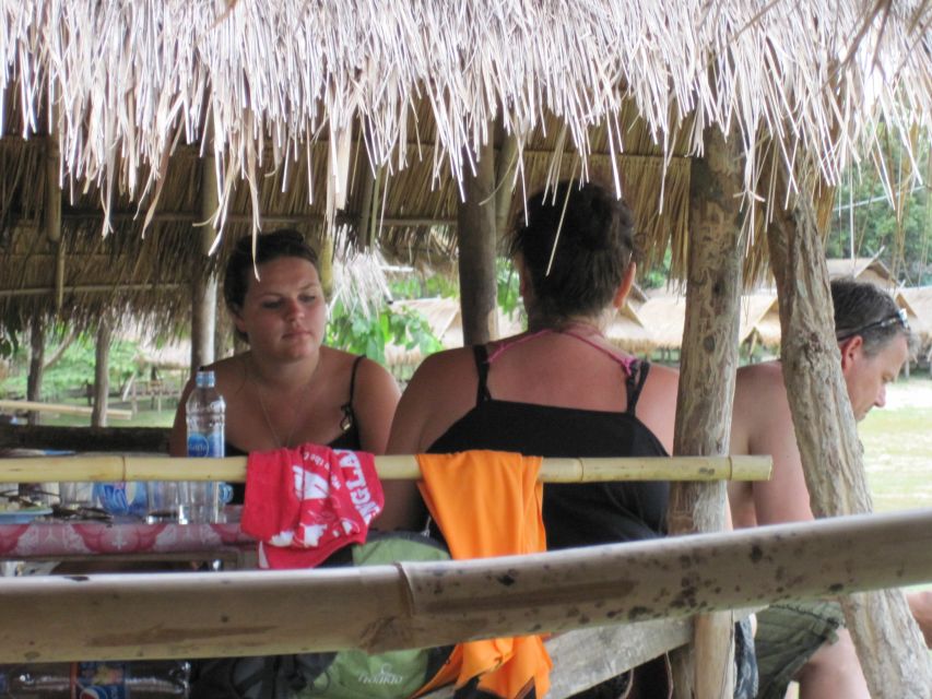 Chiang Mai: 24 km Leisure Cycling & swim Lake Huay Tueng Tao - Lunch by the water: vegetarian and vegan, plus drinks included