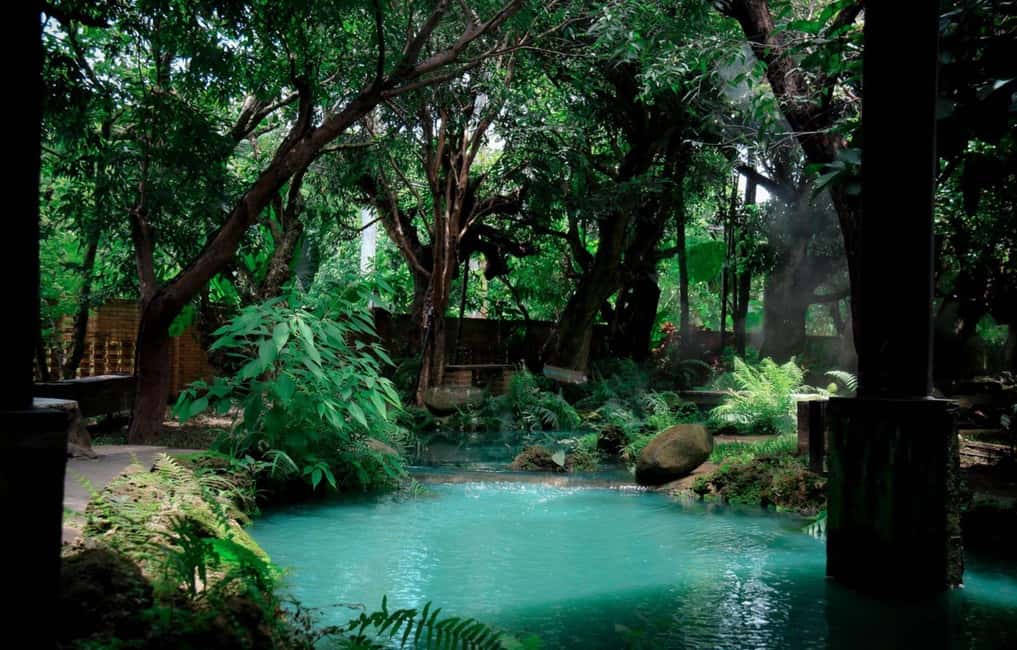 Chiang Mai: Angel Waterfall & Sticky Waterfall & Wat Ban Den - Wat Ban Den: Halls and Stupas in a Huge Buddhist Complex
