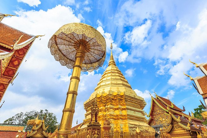 Chiang Mai Best City Tour with Doi Suthep, Pha Lat & Chedi Luang - Tha Phae Gate: A Historic Finish Right in the Center
