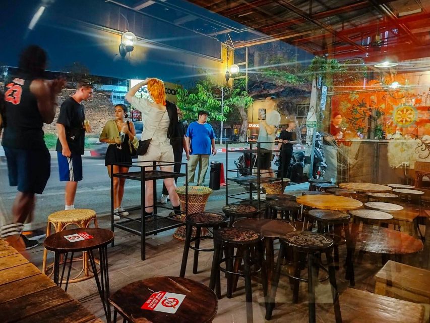 Chiang Mai: Chiang Mai Bar Hopping Guided Night Tour - North Gate Jazz Co-Op: live jazz with a drink stop