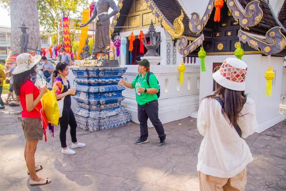 Chiang Mai: Chiang Mai Old City Twilight Walking Tour - Pace, Weather, and the Human Factor of a Live Guide