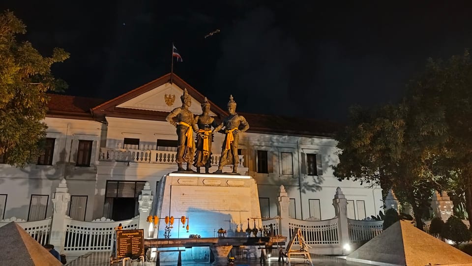 Chiang Mai: Chiang Mai Old City Twilight Walking Tour - What to Bring (and What Helps You Enjoy Twilight Instead of Enduring It)