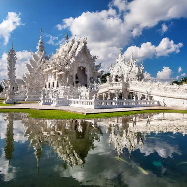 Chiang Mai: Chiang Rai Famous Temples & Hot Springs Day Trip - Wat Rong Suea Ten (Blue Temple): colorful, quick, and worth the transfer