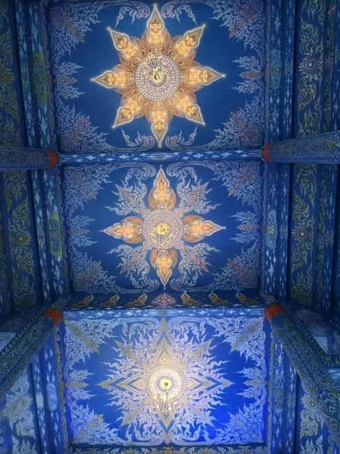 Chiang Mai: Chiang Rai Temples and Long-Neck Karen Village - Dress code, comfort, and what to bring