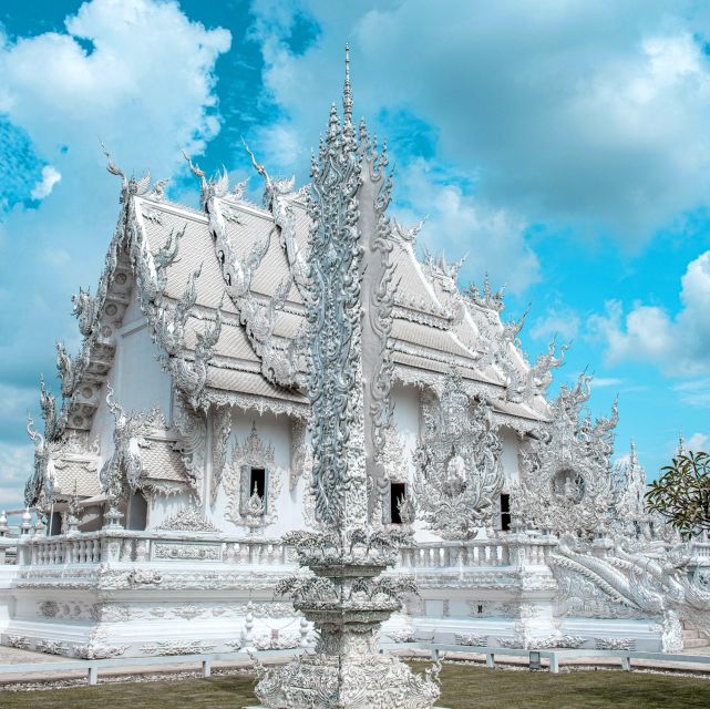 Chiang Mai: Chiang Rai Temples & Black House Discovery Tour - Lunch, timing, and the small-group reality (including guide differences)