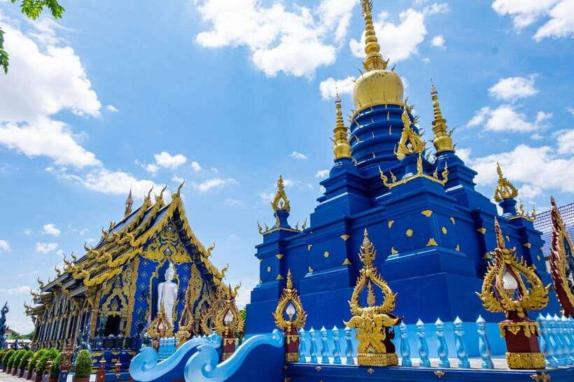 Chiang Mai: Chiang Rai Temples, Karen Tribe and Hot Springs - Huay Pla Kang Temple: Guan Yin statue and the nine-tier climb