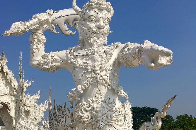 Chiang Mai-Chiang Rai:White+Black+Blue Temple+Golden Triangle+Boat Trip - Golden Triangle: where borders meet, plus what you actually see