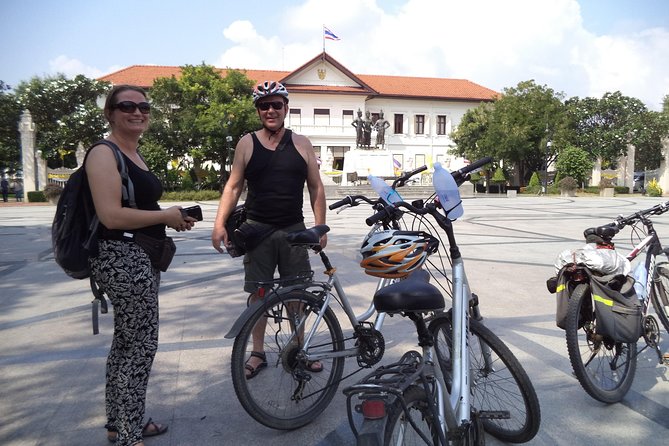 Chiang Mai City Culture Half-Day Cycling Tour - Wat Phra Sing-to-Markets Flow: Chinese Community Roads and Food Stops