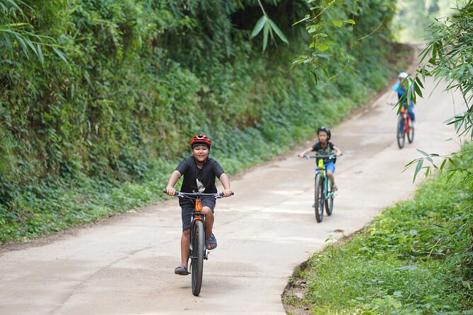 Chiang Mai: Cycling Nam Phare Countrysides, Breezy-Relax & Lunch - Thai Lunch Beside the River: The Break That Makes the Day