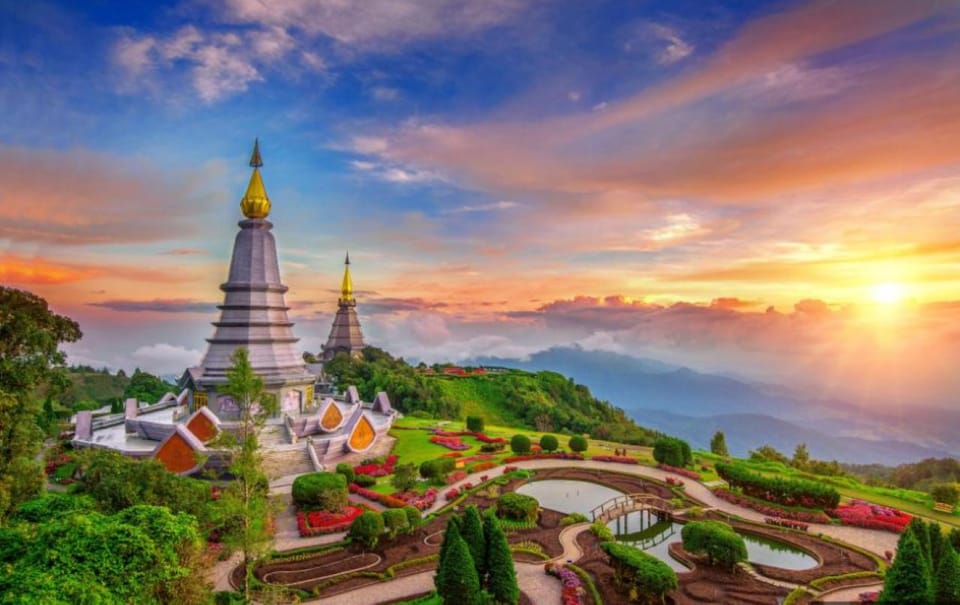 Chiang Mai: Doi Inthanon Park and Pha Dok Siew Hike Day Trip - The Royal Twin Pagodas: Views, Atmosphere, and Why They’re More Than Photo Stops