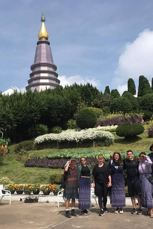 Chiang Mai: Doi Inthanon Park and Pha Dok Siew Hike Day Trip - Karen Hill Tribe Village and Coffee: Cultural Time Without Staying Forever