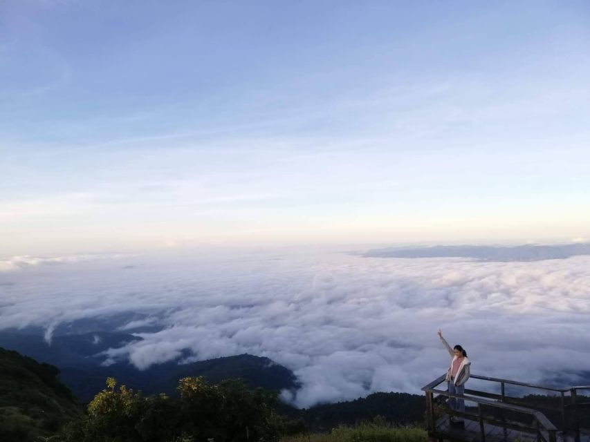 Chiang Mai: Doi Inthanon Park Day Trip with Kiw Mae Pan Hike - King’s and Queen’s Pagodas: Royal Symbols With Calm Views