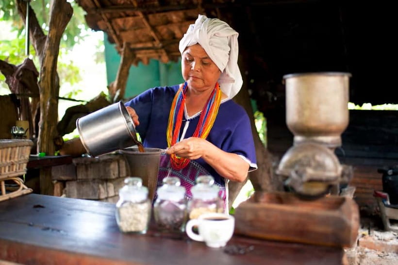 Chiang Mai Doi Inthanon Park Waterfall Pure Sightseeing Tour - Hill tribe culture: Hmong market and Karen coffee in Sobhad