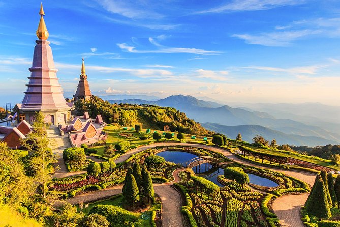 CHIANG MAI: Doi Inthanon-Trekking Keiw Mae Pan-Waterfall-Lunch - Doi Inthanon and the King-and-Queen Pagodas: The Classic Pair