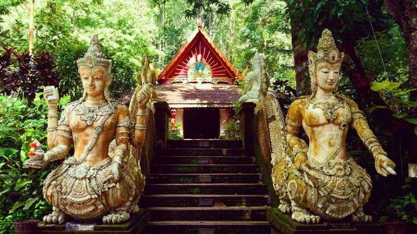 Chiang Mai: Doi Suthep and Wat Pha Lat Temple Evening Tour - Climbing to Doi Suthep: golden chedi views and what the steps really mean