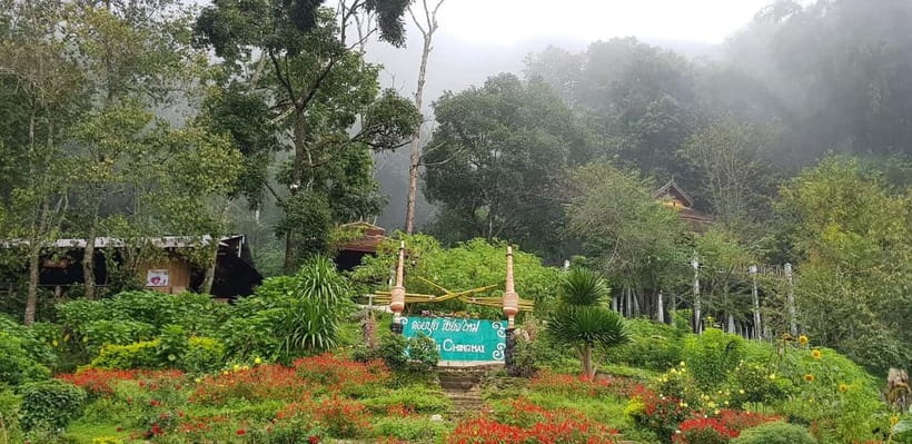 Chiang Mai: Doi Suthep Temple & Hmong Village Tour - Cable car vs. 306 steps: how to choose without overthinking