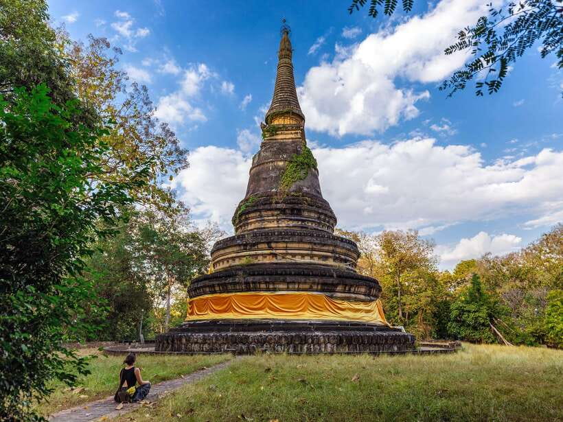 Chiang Mai: Doi Suthep, Wat Umong, and Pha Lat Sunrise Tour - Wat Pha Lat: a jungle-walk temple break from the gold-and-gilded route