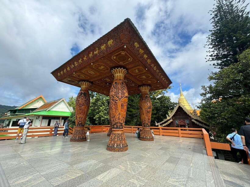 Chiang Mai: Elephant Sanctuary, Monk Trail & Doi Suthep Tour - Thai food break: lunch plus a homemade meal with fruit and desserts