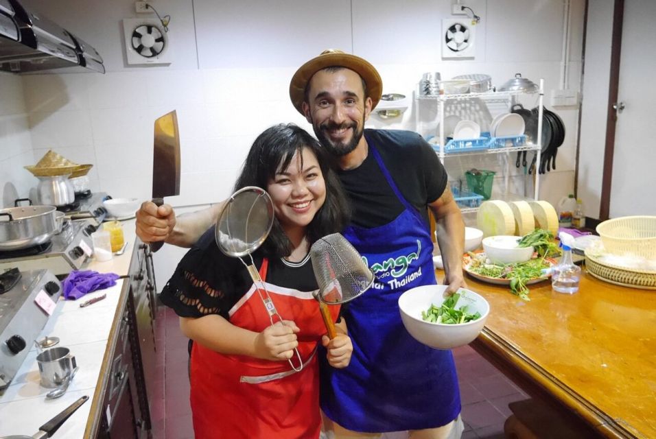 Chiang Mai: Evening Cooking Class and Local Market Visit - Key things that make this cooking class work