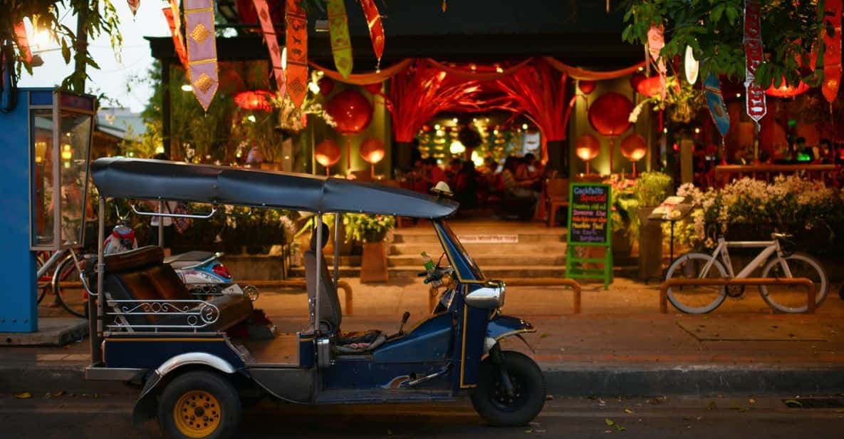 Chiang Mai: Evening Foodie Tour - Tuk tuk ride through Old City nightlife (19:00 and beyond)