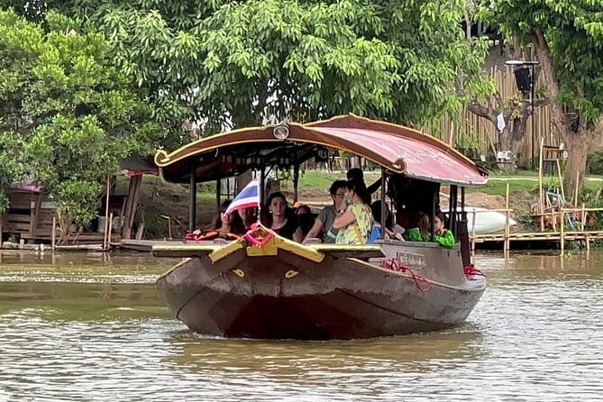 Chiang Mai: Explore Kayaking Through Mae Ping River on Sunset - Bridges, birds, and riverside routines you can actually notice