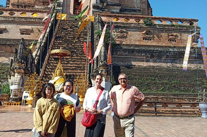 Chiang mai Foodies and Historic Walk - The complimentary Thai meal and coffee: the built-in dinner plan