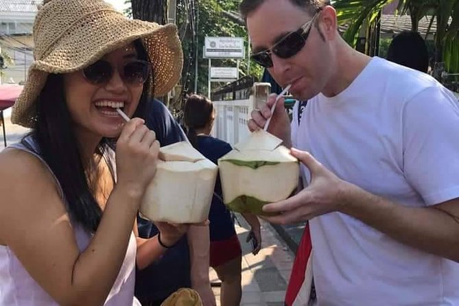 Chiang mai Foodies and Historic Walk - Warorot Market (Kad Luang): where the tastings feel like a guide-led win