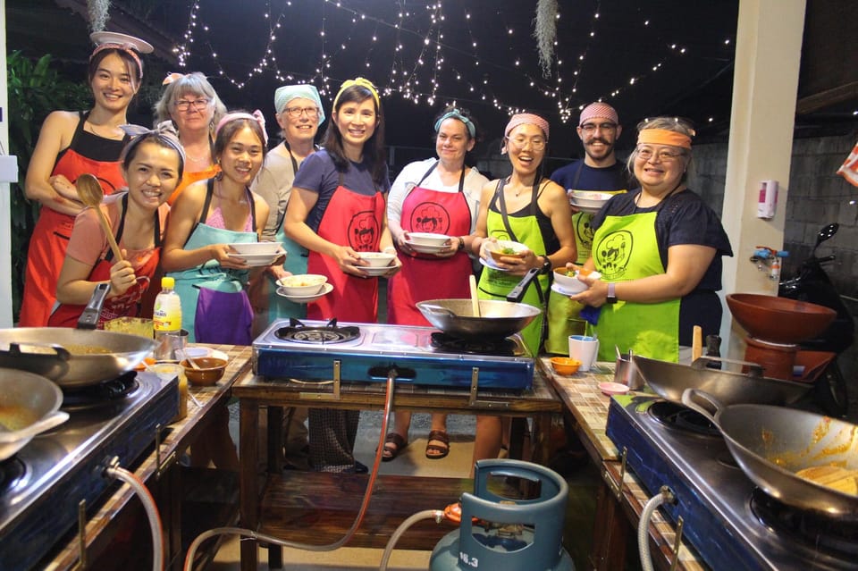 Chiang Mai: Half Day Evening Cooking Class with Market Tour - What you’ll actually cook (and why it matters for home cooking)