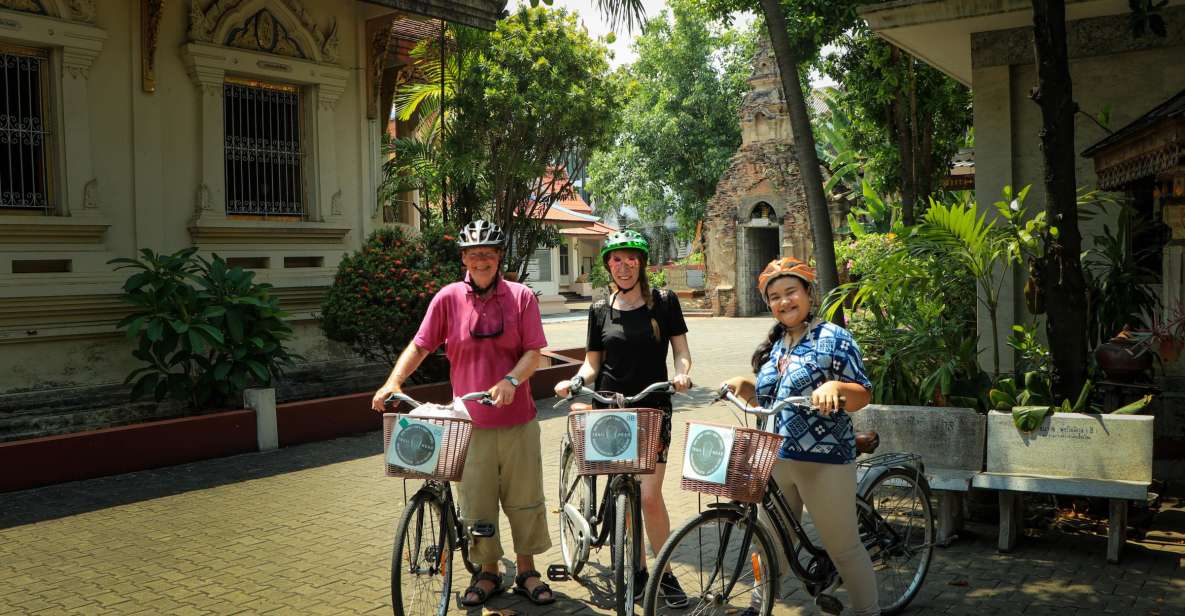 Chiang Mai: Half-Day Old Town Cycling Tour - Warorot Market: snacks, alleys, and the kind of souvenir time you’ll actually use