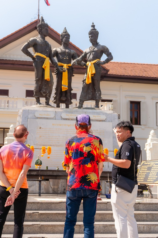 Chiang Mai: Historical and Culture Exploration Walking Tour - Wat Phra Singh: Northern Thai Art You Can Read Up Close