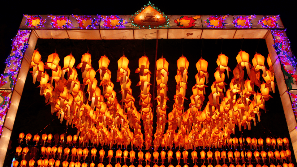 Chiang Mai: Historical and Culture Exploration Walking Tour - Walking to Wat Chedi Luang: From Legend to Stone
