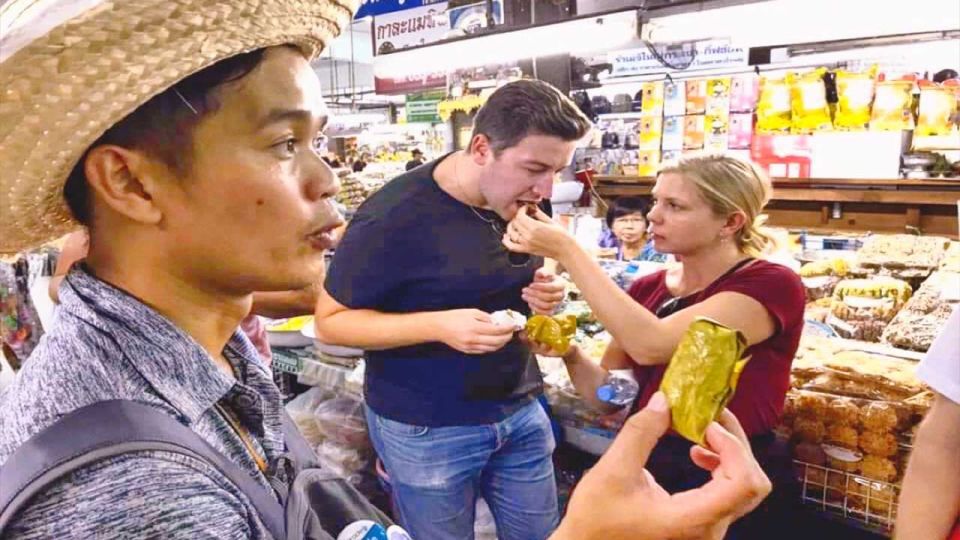 Chiang Mai: History & Mouth Watering Food Tour - Wat Chedi Luang and Lanna temple context that sticks