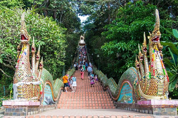 Chiang Mai Iconic Temples and City Tour - Temple etiquette you should follow before you even step inside