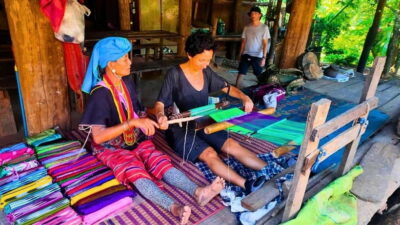 Chiang Mai: Jungle Trek, Elephants care & Bamboo Rafting - The local market stop: how it shapes your day