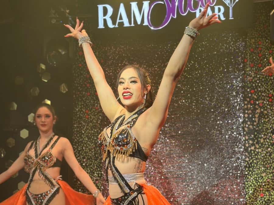 Chiang Mai: Ladyboy Cabaret Show with Dinner and Drinks - Practical Notes: Language, What to Bring, and What’s Included