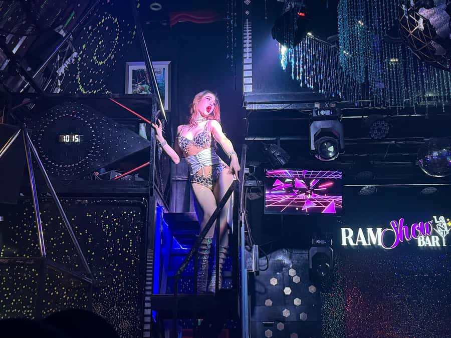Chiang Mai: Ladyboy Cabaret Show with Dinner and Drinks - Who This Tour Fits Best (and Who Might Want a Different Night)