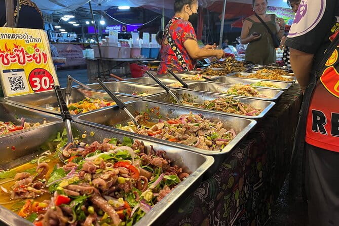 Chiang Mai: Ladyboy Cabaret – Stories, Dinner and Sparkle - The Ride and Walk to Ram Show Bar