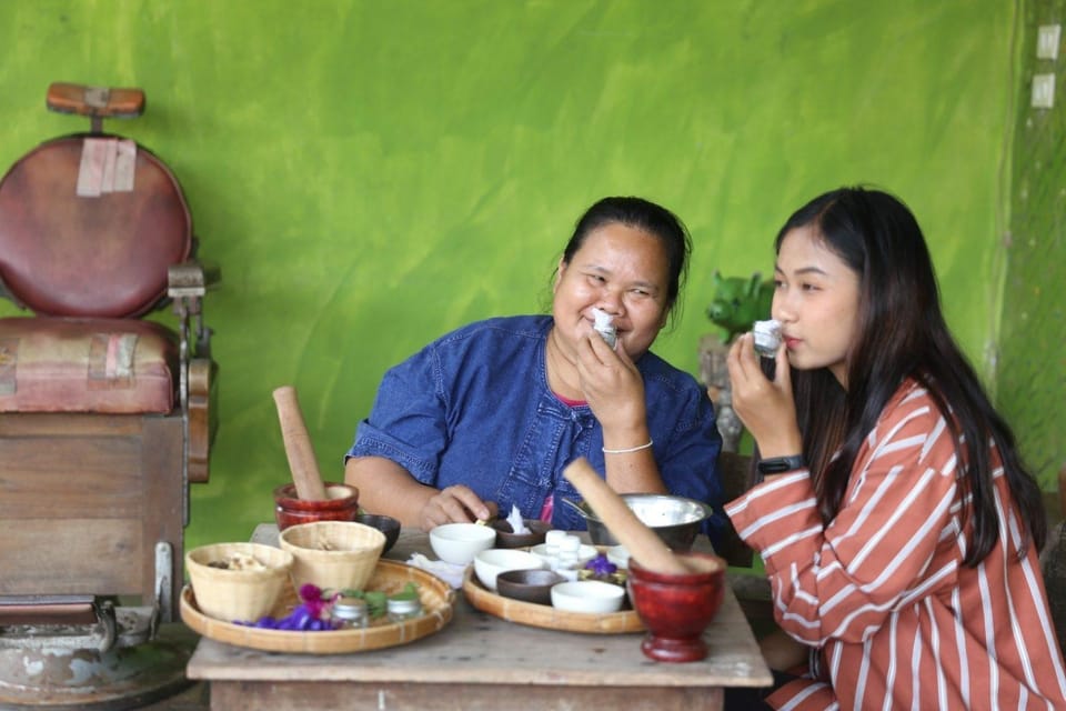 Chiang Mai : Making Herbal Ball And Inhaler - Aromatherapy in Real Life: What the Herbs Are For