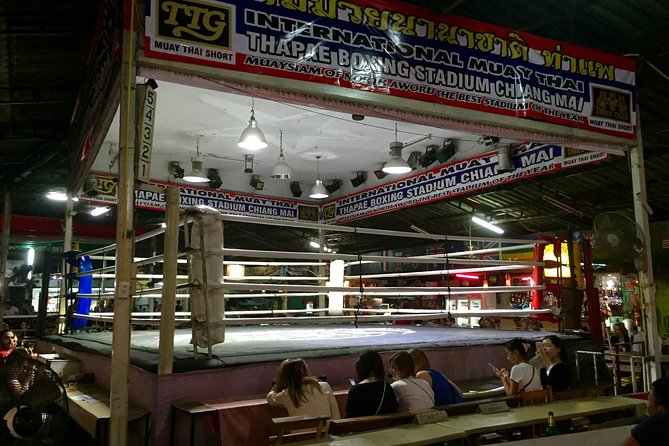 Chiang Mai Muay Thai Boxing Live at Thapae Stadium - Photo time after the fights: where you might get close