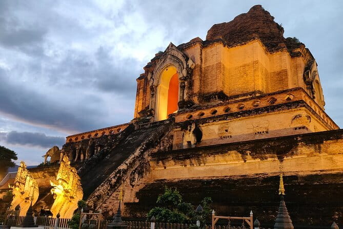 Chiang Mai Old City & Temples 3 hour Twilight Walking Tour - Key points to know before you join