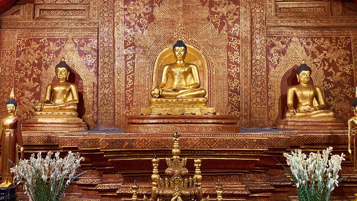 Chiang Mai Old City Twilight Walk Tour: Lanna Majestic Glow - Wat Chedi Luang: the Big Pagoda Temple and its giant tower