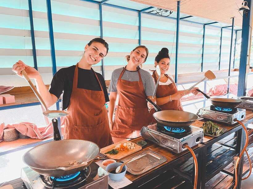 Chiang Mai Organic Thai Cooking Experience - Eating Your Meal on the Farm: Lunch, Fruits, and Herbal Drinks